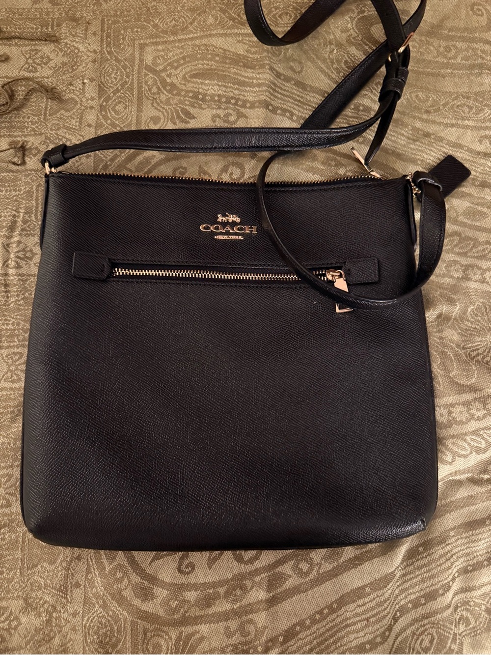 Like new! COACH Black Pebbled Leather Crossbody Bag